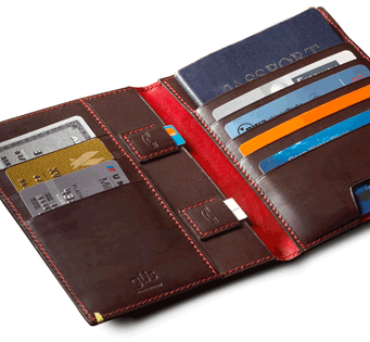 the passport folio in vegetable tanned leather